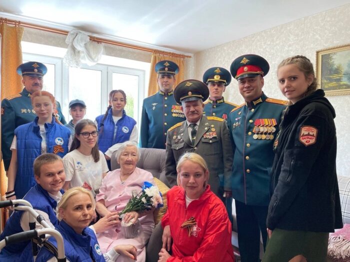 Смоляне поздравили ветеранов Великой Отечественной войны